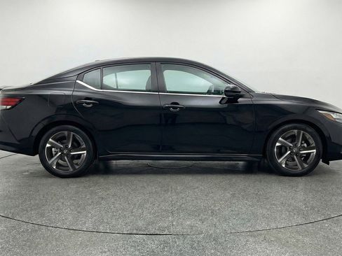 Used 2025 Nissan Sentra SV image 11