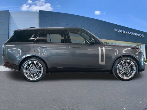 Certified 2025 Land Rover Range Rover SE AWD/4WD image 8