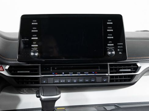 Used 2022 Toyota Sienna XSE w/ XSE Plus Package image 37