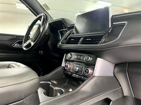 Used 2021 GMC Yukon SLT w/ SLT Luxury Plus Package image 16