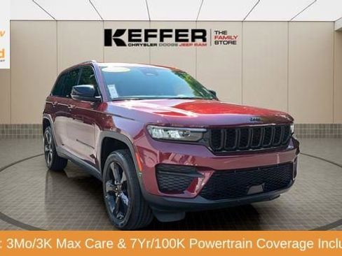 Certified 2023 Jeep Grand Cherokee Altitude AWD/4WD image 11