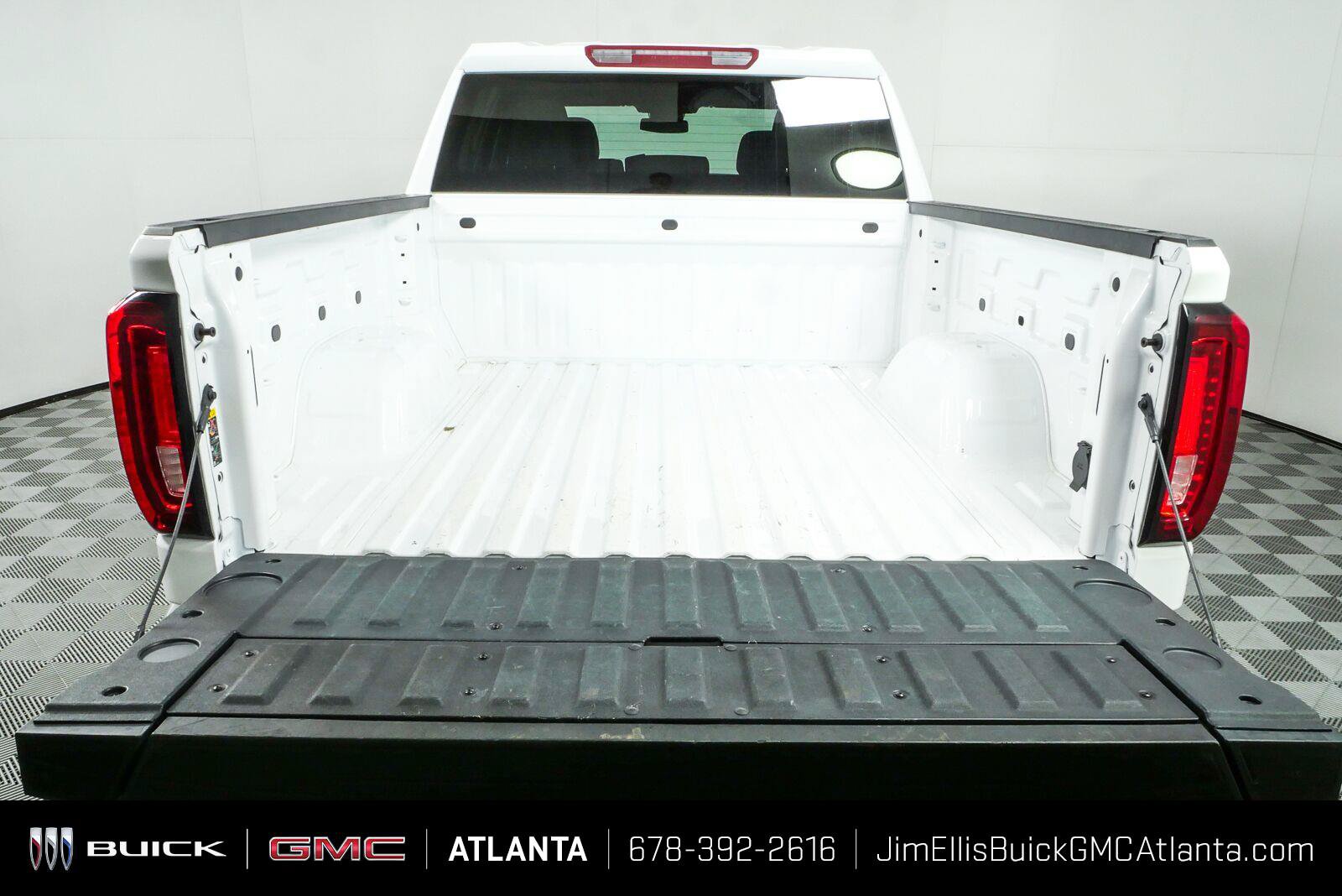Used 2026 GMC Sierra 1500 SLT AWD/4WD image 29