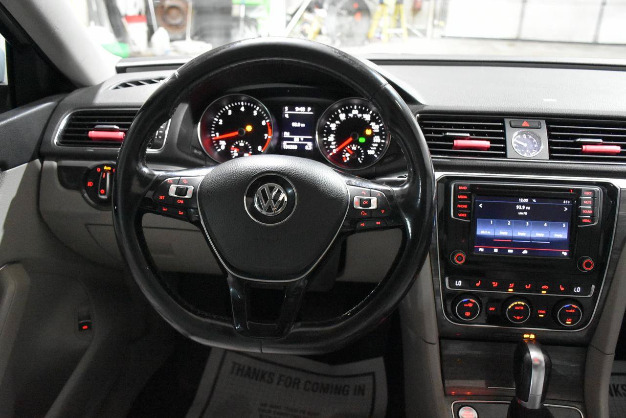 Used 2017 Volkswagen Passat 1.8T SE FWD image 15