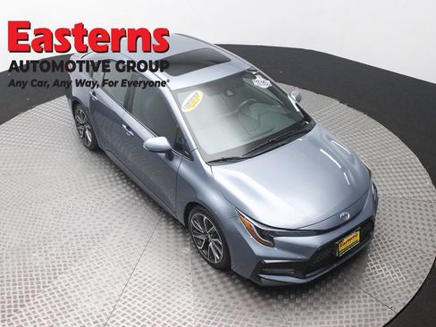 Used 2021 Toyota Corolla SE w/ SE Premium Package FWD image 3