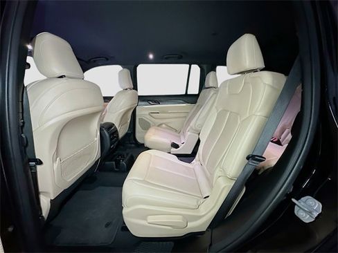 Used 2023 Jeep Grand Cherokee L Limited image 19
