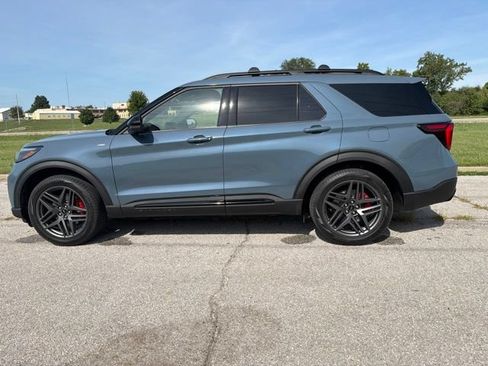 New 2026 Ford Explorer ST-Line w/ ST-Line Street Pack AWD/4WD image 13