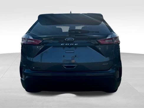 Used 2022 Ford Edge SE image 13