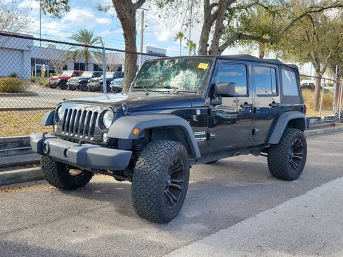 Used 2018 Jeep Wrangler Unlimited Sport S image 1