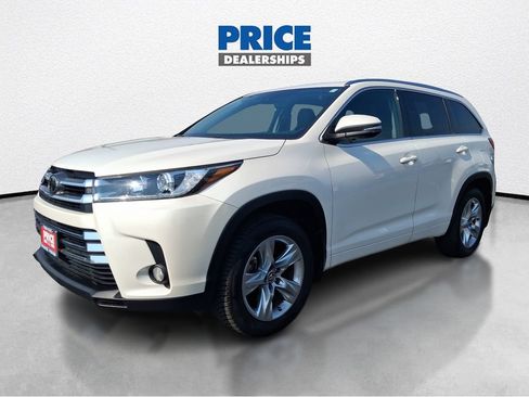 Used 2017 Toyota Highlander Limited AWD/4WD image 2