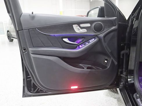 Used 2022 Mercedes-Benz GLC 300 4MATIC Coupe image 36