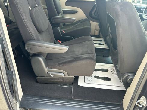 Used 2013 Dodge Grand Caravan SE FWD image 11