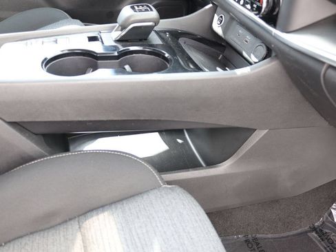 Used 2023 Nissan Rogue SV FWD image 23
