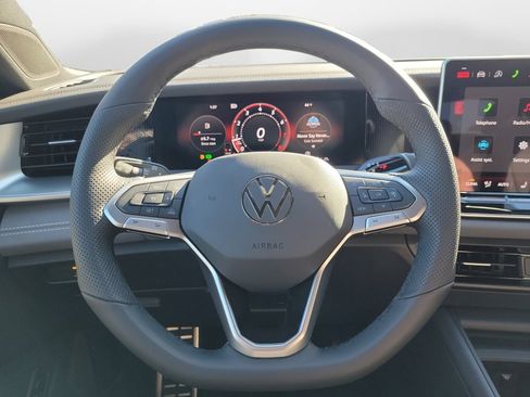 New 2026 Volkswagen Tiguan SE R-Line AWD/4WD image 10