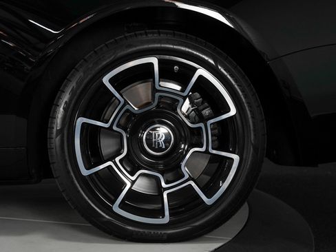 Used 2017 Rolls-Royce Wraith RWD image 18
