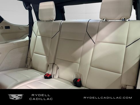 Used 2022 Cadillac Escalade Premium Luxury w/ Performance Package AWD/4WD image 16