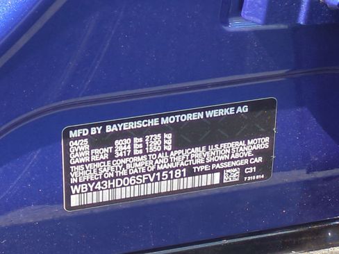 Used 2025 BMW i4 xDrive40i AWD/4WD image 33