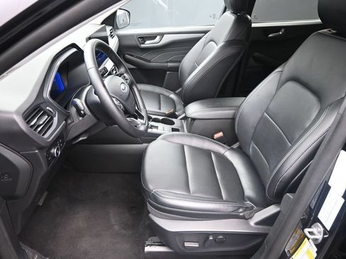 Used 2025 Ford Escape Platinum AWD/4WD image 10