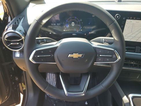 Used 2025 Chevrolet Equinox LT w/ Safety and Technology Package image 27