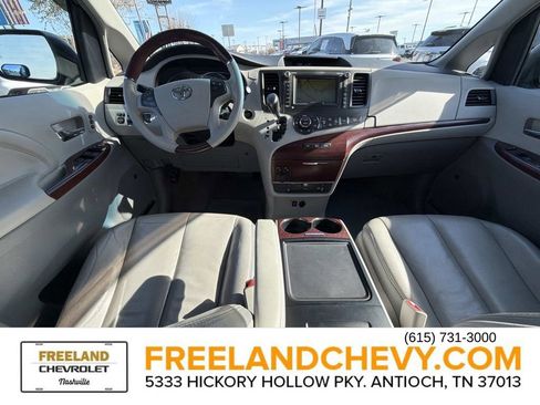 Used 2013 Toyota Sienna Limited image 19