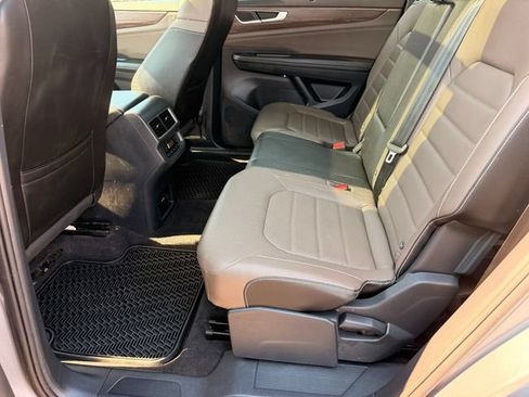 Used 2024 Volkswagen Atlas SEL AWD/4WD image 30