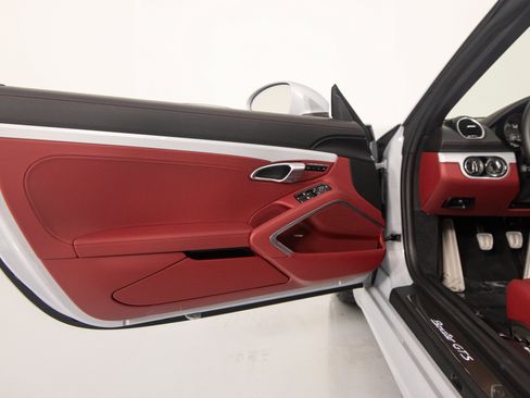 Used 2025 Porsche 718 Boxster GTS RWD image 11