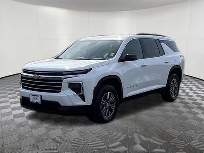 Used 2025 Chevrolet Traverse LT