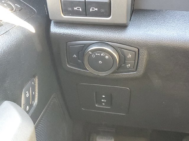 Used 2018 Ford F150 Raptor w/ Equipment Group 802A Luxury AWD/4WD image 14