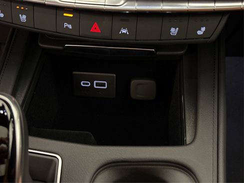 New 2025 Cadillac XT4 Sport w/ LPO, Bronce Accent Package image 32