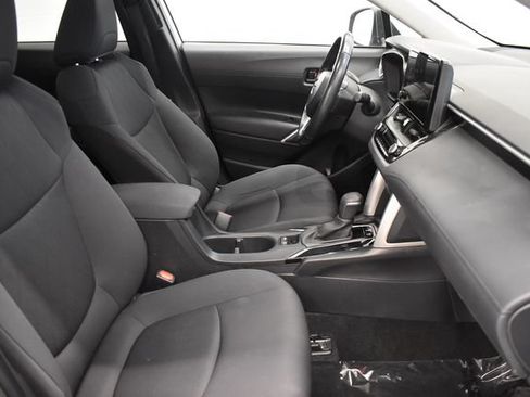 Used 2024 Toyota Corolla Cross LE AWD/4WD image 18