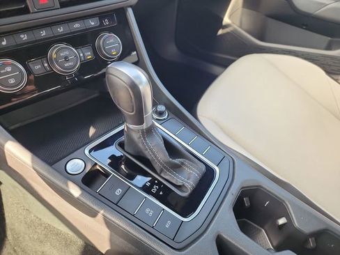 Used 2019 Volkswagen Jetta R-Line FWD image 23