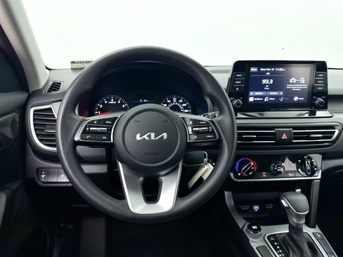 Used 2023 Kia Seltos LX image 31