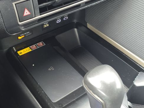 Used 2025 Toyota Camry XSE image 24