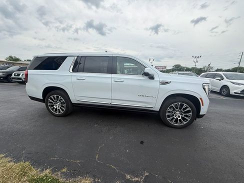 Used 2026 GMC Yukon XL Denali w/ Denali Reserve Package AWD/4WD image 2