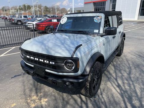 Used 2024 Ford Bronco Black Diamond image 1