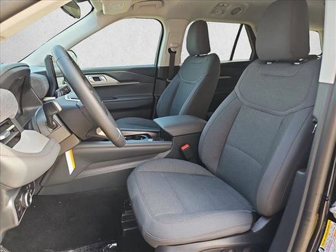 New 2026 Ford Explorer Active image 4