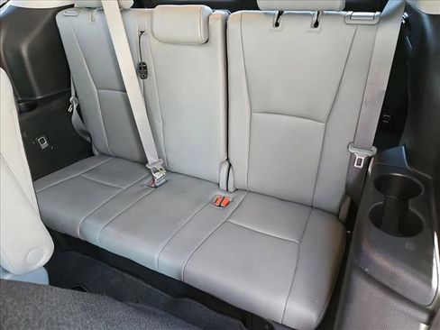 Used 2023 Toyota Highlander XLE FWD image 20