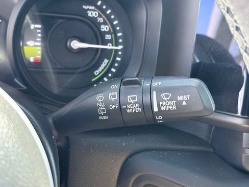 Used 2025 Jeep Wrangler Unlimited Sahara AWD/4WD image 16