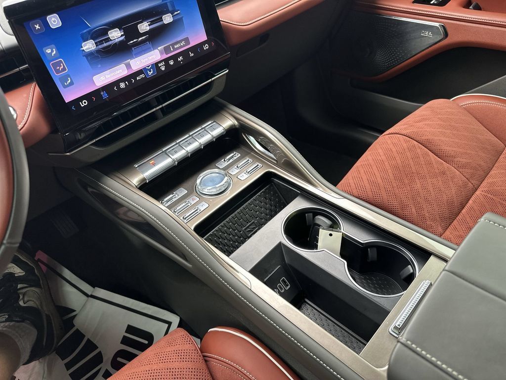 Certified 2024 Lincoln Nautilus Black Label AWD/4WD image 24