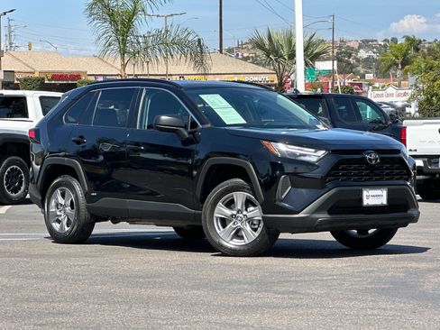Used 2025 Toyota RAV4 LE AWD/4WD image 8