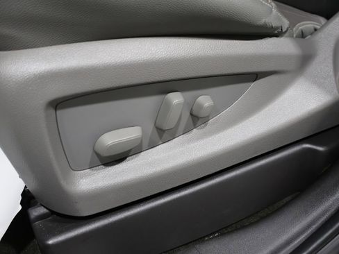 Used 2018 Chevrolet Suburban LT image 13