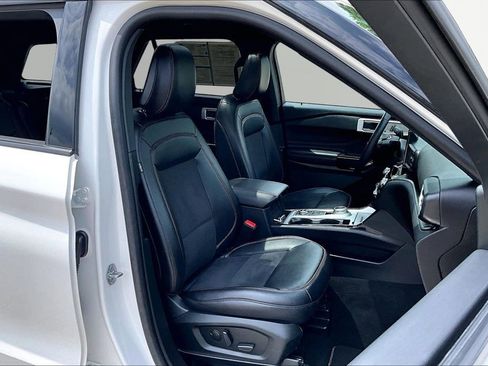 Certified 2024 Ford Explorer ST-Line w/ Class IV Trailer Tow Package AWD/4WD image 7
