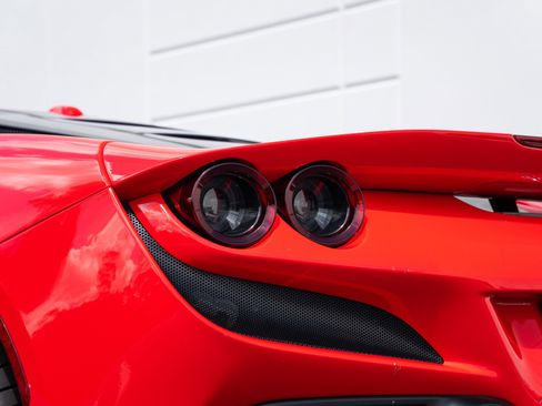 Used 2022 Ferrari F8 Tributo RWD image 30