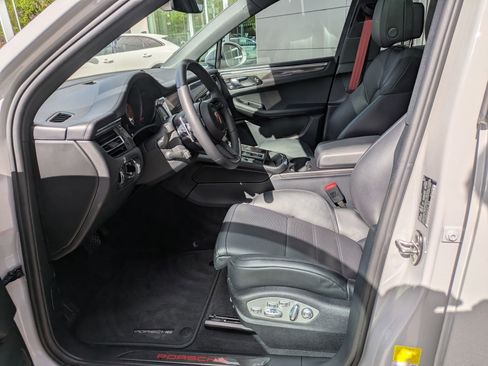 Used 2025 Porsche Macan GTS image 15