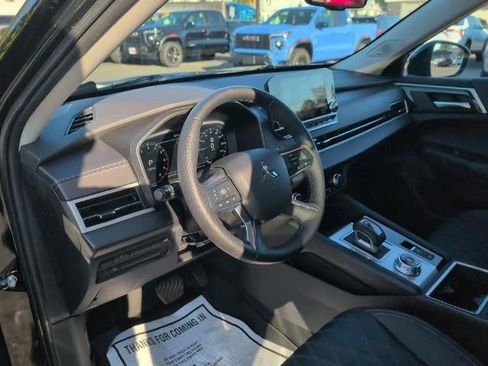 Used 2024 Mitsubishi Outlander SEL image 10