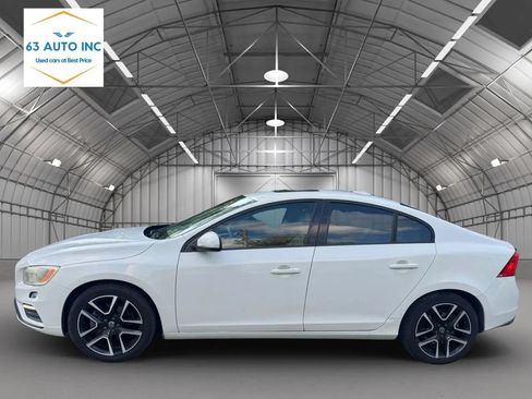 Used 2017 Volvo S60 T5 Dynamic FWD image 2