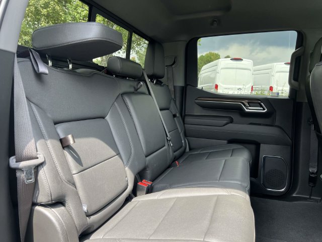 Used 2024 Chevrolet Silverado 1500 LT Trail Boss w/ Convenience Package II AWD/4WD image 34