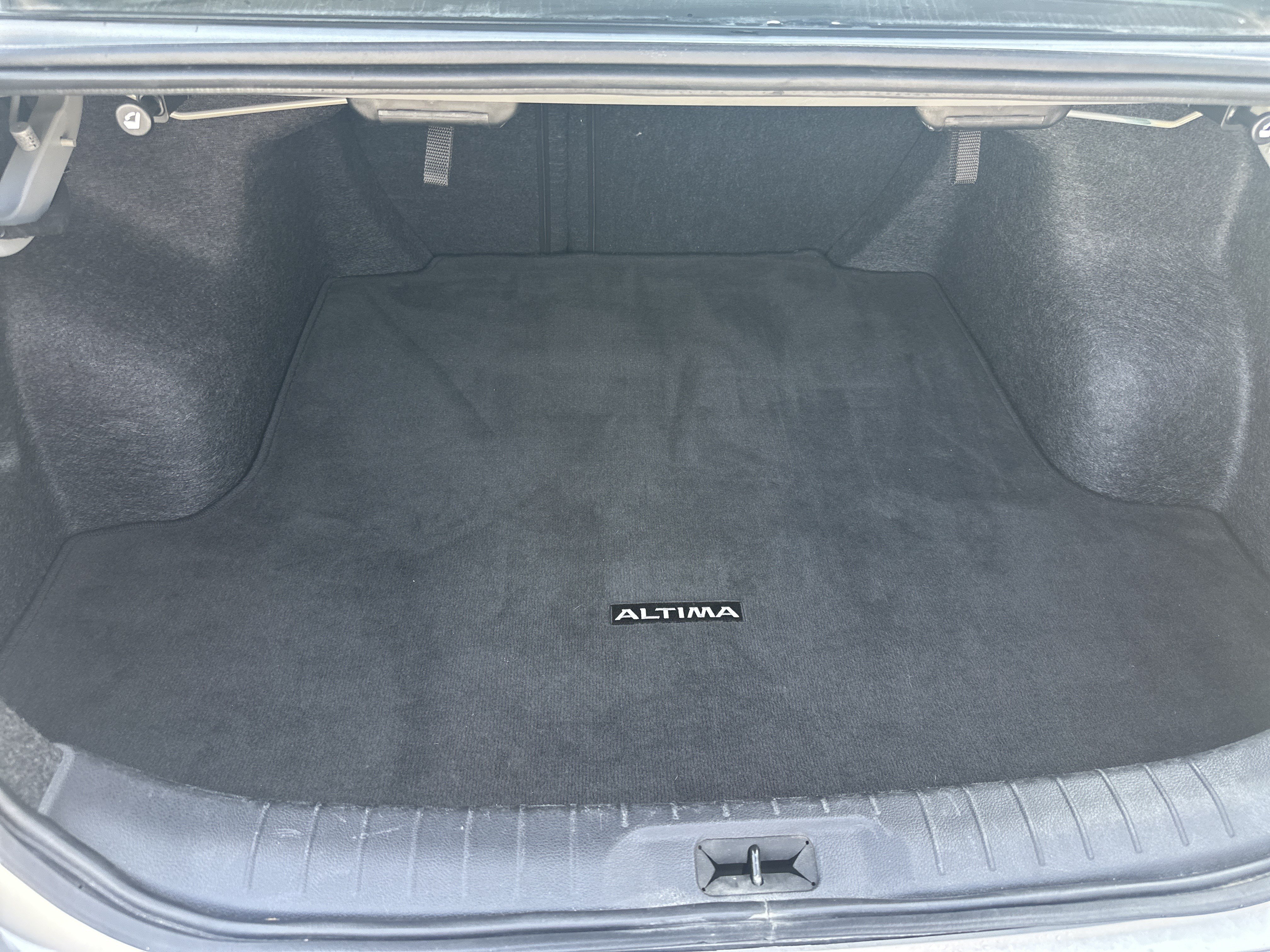 Used 2024 Nissan Altima 2.5 SV w/ SV Premium Package FWD image 30