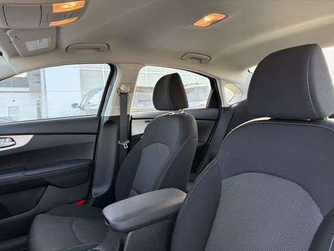 Used 2023 Kia Forte LXS image 25