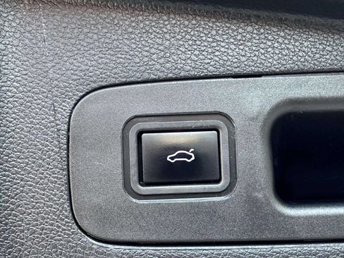 Used 2019 Honda CR-V EX image 12