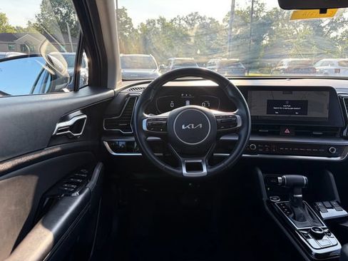 Used 2023 Kia Sportage EX FWD image 7